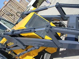 Fully hydraulic pilot controls for both loading and digging