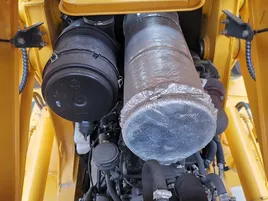 Fully hydraulic pilot controls for both loading and digging